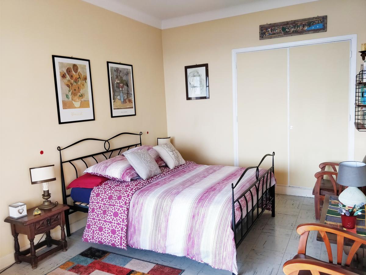 דירות Vintage Flat Overlooking Villefranche Bay מראה חיצוני תמונה