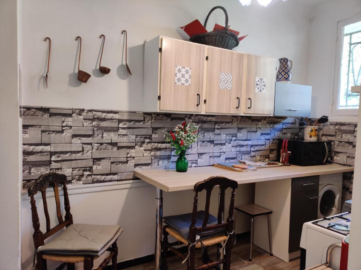 דירות Vintage Flat Overlooking Villefranche Bay מראה חיצוני תמונה