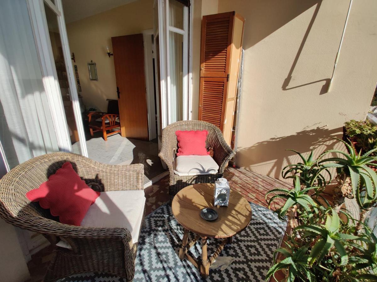 דירות Vintage Flat Overlooking Villefranche Bay מראה חיצוני תמונה